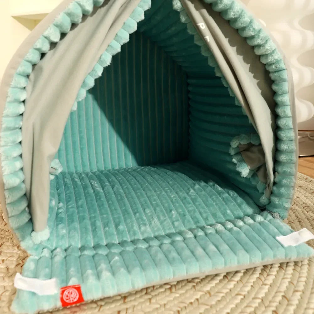 Maison Fermée avec Rideau pour Chiens et Chats – Niche Portable et Isolante